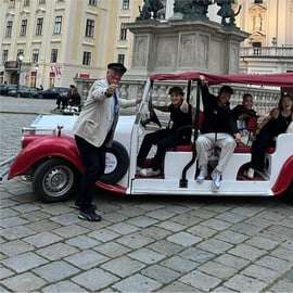 Viena: Tour turístico por el casco antiguo en un coche eléctrico de época