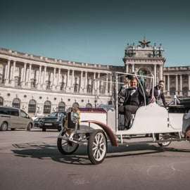Viena: Tour turístico por la ciudad en un coche eléctrico de época