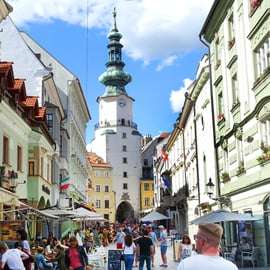 Viena: tour guiado por Bratislava y el castillo de Devín pasando por Hainburg