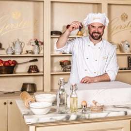 Viena: K.u.K. Hofzuckerbäcker Baking Show com degustação