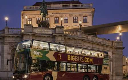 Viena: Recorrido nocturno por lo más destacado de la ciudad en autobús grande con guía en directo