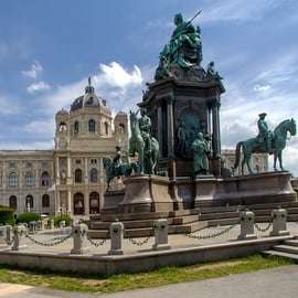 Viena: tour turístico en coche clásico 90 min E/T