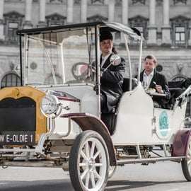 Viena: Tour turístico por la ciudad en un coche eléctrico de época