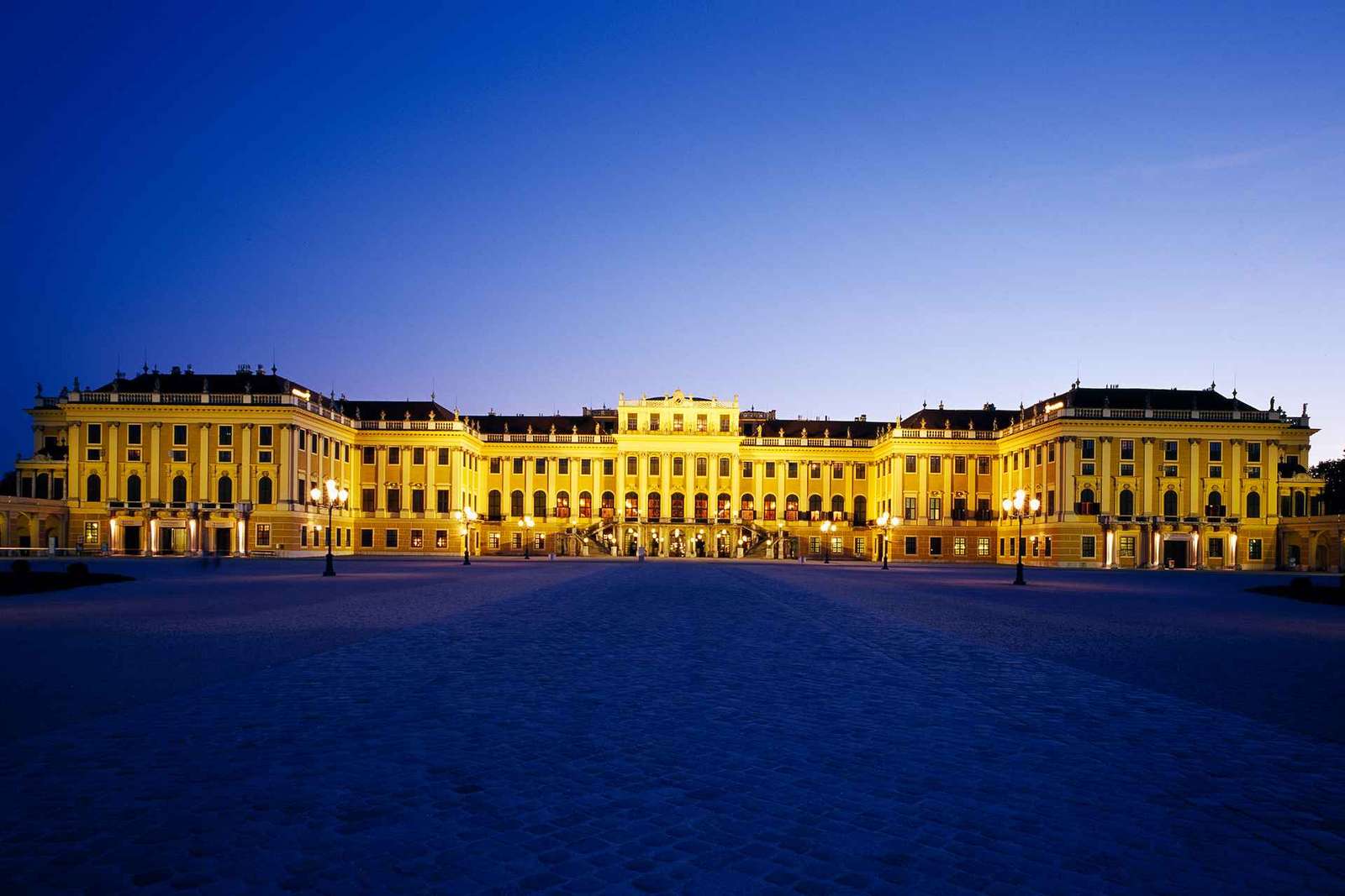 Viena: Entrada al Palacio de Schönbrunn fuera de horario y ticket de concierto