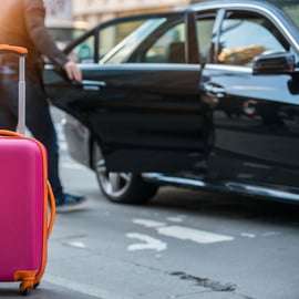 Viena: Traslado privado de ida y vuelta al/del Aeropuerto de Viena