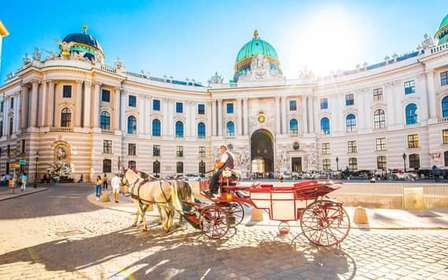 Viena: Visita sin esperas al Museo Sisí, Hofburg y Jardines