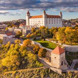 Desde Viena: tour guiado de medio día a Bratislava y sus alrededores