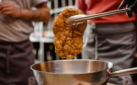 Viena: Clase de cocina y degustación de Schnitzel