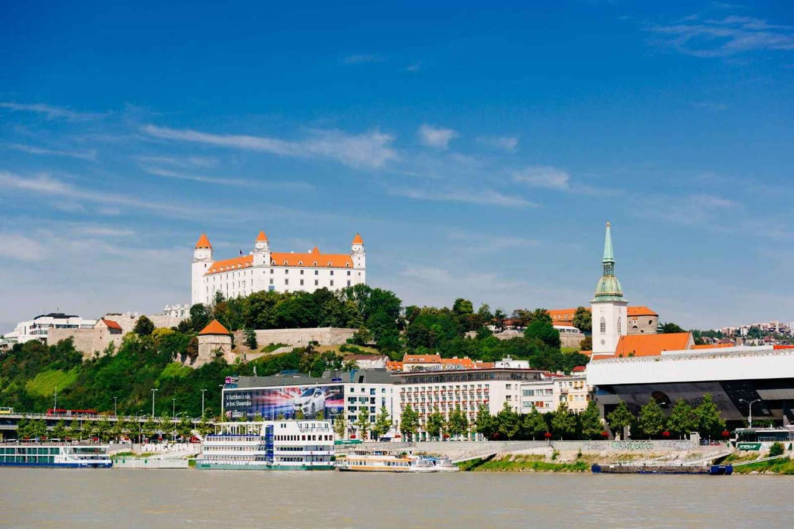 Viena a Bratislava en autobús y barco