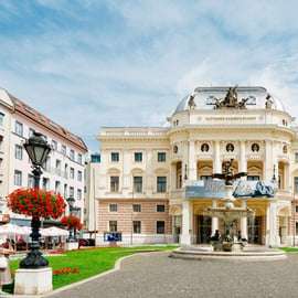 Viena a Bratislava en autobús y barco