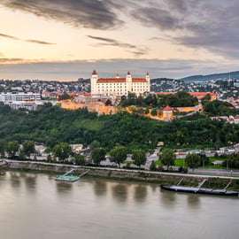 Viena: tour guiado por Bratislava y el castillo de Devín pasando por Hainburg