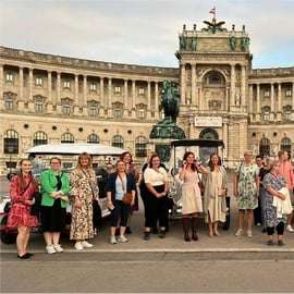 Viena: Tour turístico por el casco antiguo en un coche eléctrico de época